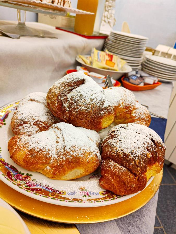 Nari Bed&Breakfast Gaeta Buitenkant foto
