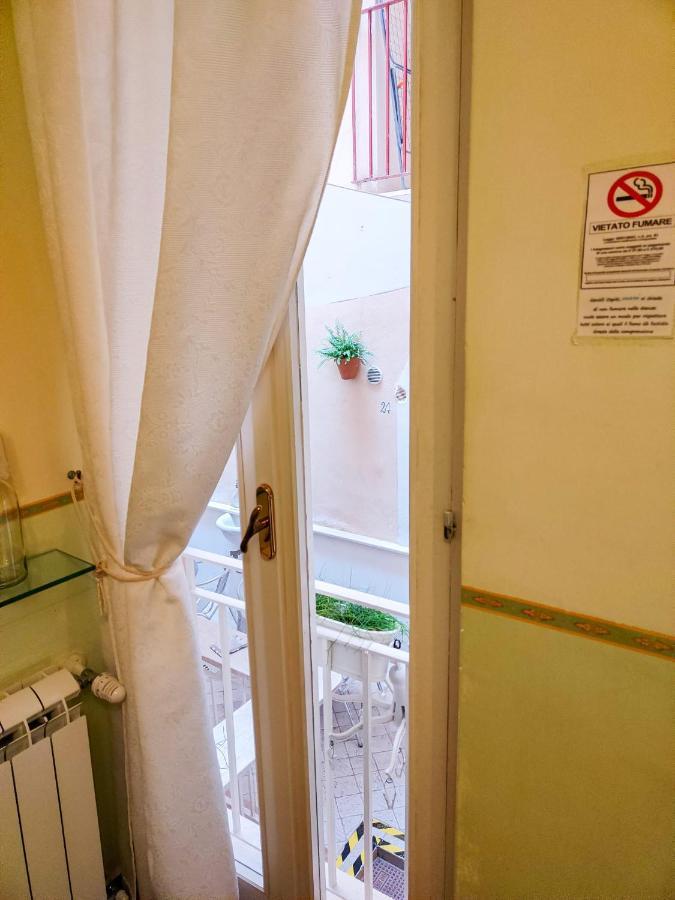 Nari Bed&Breakfast Gaeta Buitenkant foto