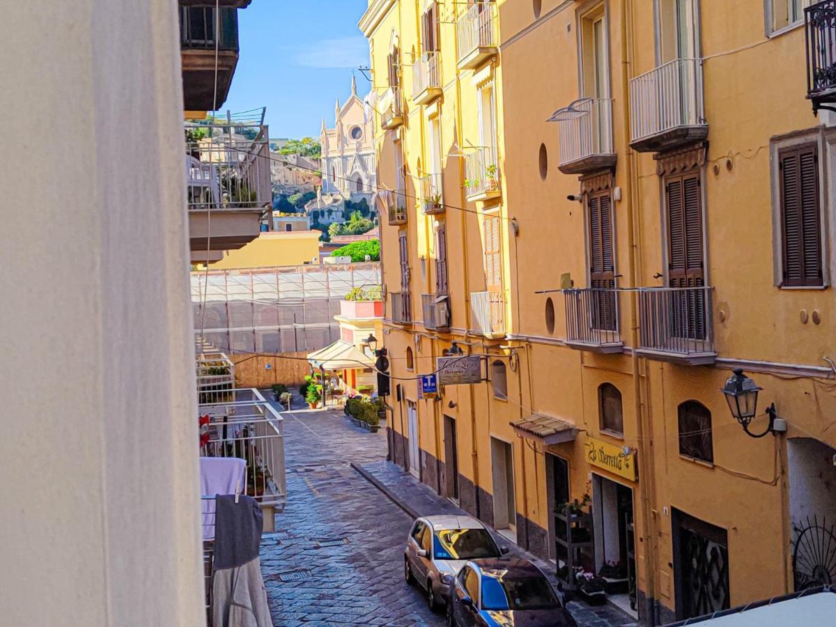 Nari Bed&Breakfast Gaeta Buitenkant foto